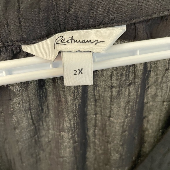 🆕 Reitmans Peplum Top - Picture 3 of 3